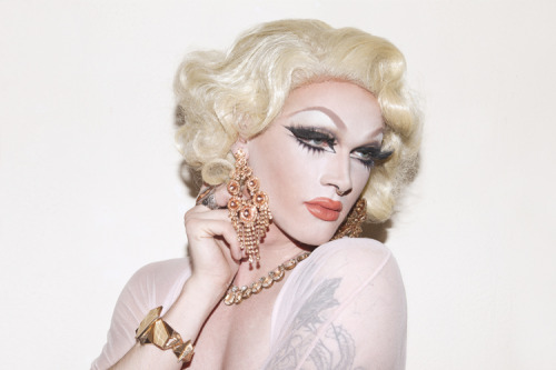 gaggingnova:  parishitme:  Pearl in Alright Darling Zine  My pearl