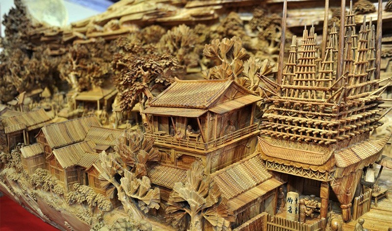 mentalalchemy:  charlietimms:  Zheng Chunhui, a famous Chinese wood carver spent