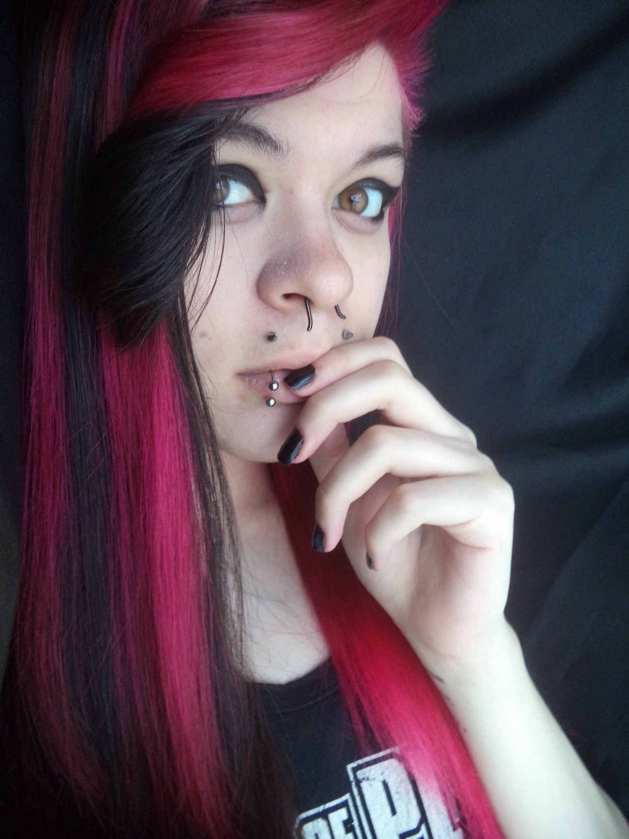 bunny-lucifur:  Selfie spam.