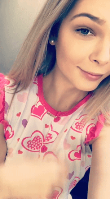 hermosastgirls:  i-suck-ts-cock:  woahthatsatrap:     I love hidden treasure   Mmmmmm 