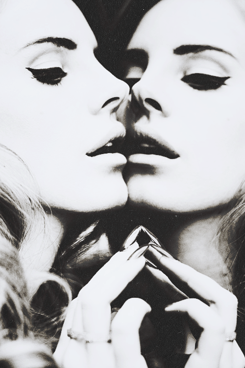 marina-del-cyrus:  ♡Marina,Miley & Lana Blog♡ 
