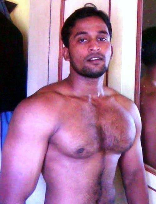 stayinghard:  desi-boyz:  http://desi-boyz.tumblr.com/  hefty 