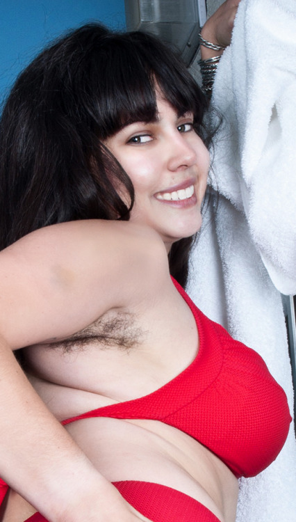 lovemywomenhairy:  What a gorgeous set of pits, awesome bush & labia and great rack on this beautiful brunette!!