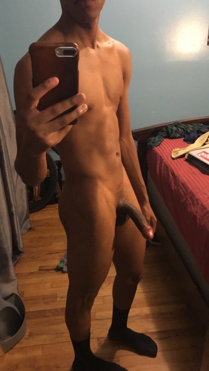 javiboi:  So this is my first time posting a full nude cause I just don’t care anymore so yea enjoy 😊