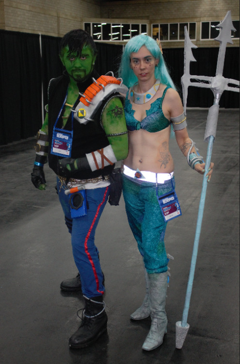 I was only at Edmonton Expo for about 6 hours, but here are the photos I snagged! If its you leave m