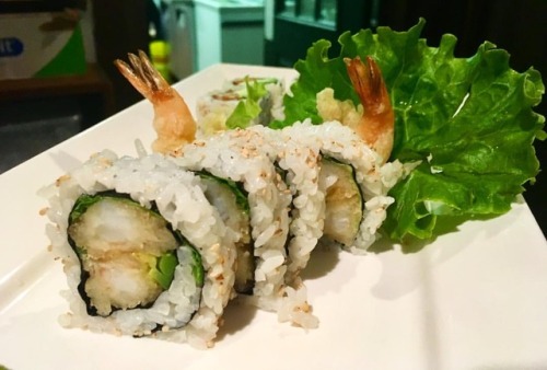 Dynamite Roll ~ $13 #makimono #sushi #shrimp #roll #japanesefood #itadakimasu #toronto (at Ginko Jap