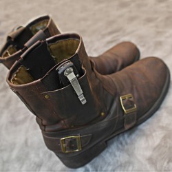 hqcreations:  coldsteelknives:These boots are made for carry knives.www.coldsteel.com as far as I’m concerned, all boots should have this!