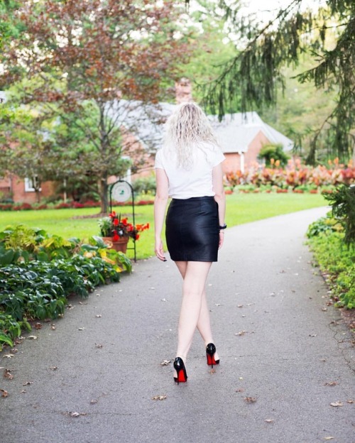 @louboutinworld #iriza #higheels with a #leather #miniskirt . #blonde #christianlouboutin #louboutin