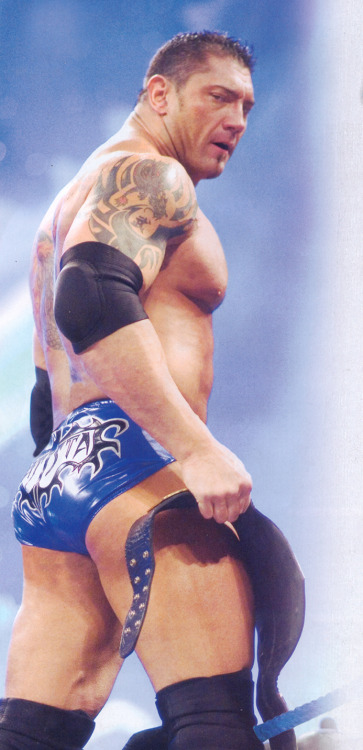 fishbulbsuplex:  World Heavyweight Champion Batista  Batista has always had an ass on him. Feel like his new trunks don’t show it off as much…or it could just be that he hasn’t been in a one on one match yet!