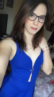 trishy:  neptitude:New dress, just in time