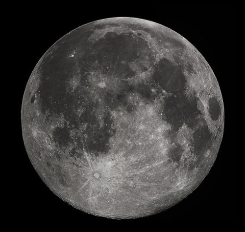 a-modern-major-general:Full moon in the northern &amp; southern hemispheres.