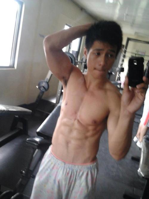 Asian Cute Gym Rat