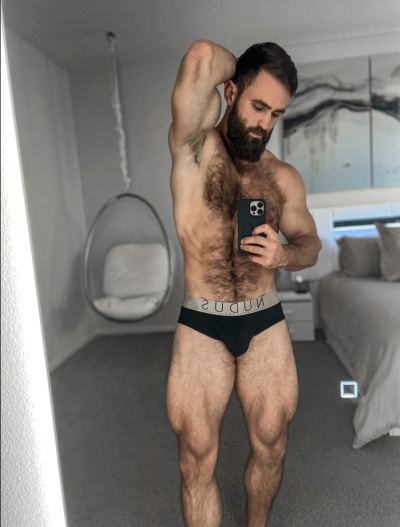 elnerdo19:Gorgeous Krispy Matt and his perfect sexy hairy chest! 🐺💚🤍💙💚💙🤍💚💙🤍