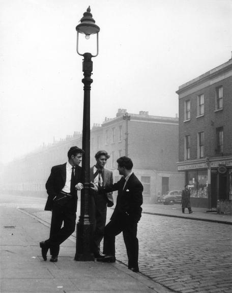 firsttimeuser:  Bert Hardy, born in London, worked his way up from a lab assistant to become a photographer. His talent flourished as a staff photographer on Picture Post, joining the illustrated magazine during the Second World War. As well as travelling