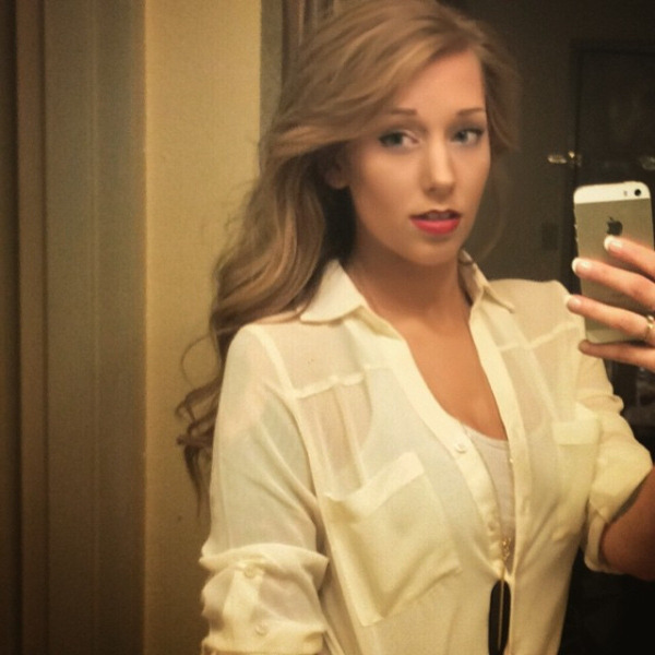 militarysluts:  Navy AN Dobbel takes a few selfies.Instagram: https://instagram.com/sdobbel89/