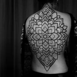 mxwtattoo:  I finally got to finish all the linework on this backpiece, thank you annelies!  #mandala #backpiece #coverup #tattoo #tattooart #blackwork #blackworkers #blackworkerssubmission #blxckink #blacktattooart #blackndark #onlyblackart #linework