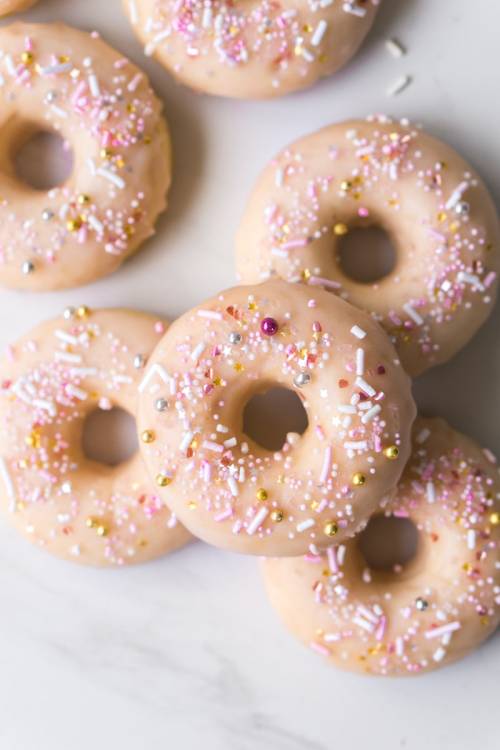 fullcravings:Glazed Baked Doughnuts