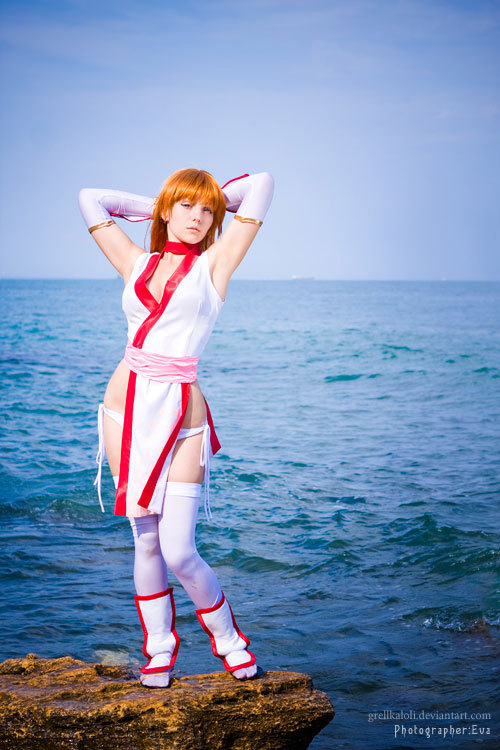 cosplaygirl:  Dead or Alive Kasumi by grellkaLoli on DeviantArt 