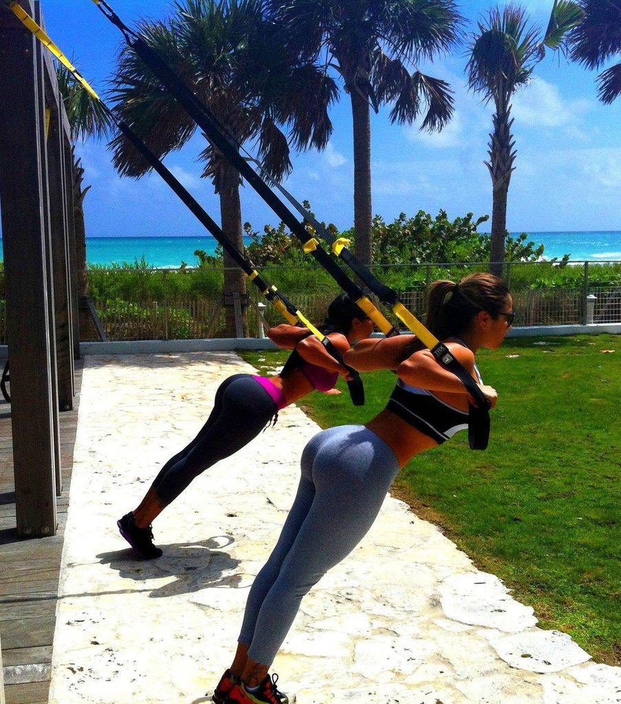 teens-wearing-yoga-pants:  workout http://ift.tt/1Jgadgc 