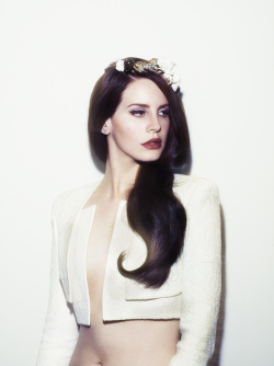 born to adore Lana Del Rey