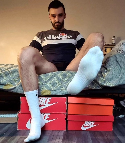 guysundiesandsoxx:sockjersey:socksandskins:https://socksandskins.tumblr.com/ Sneaker boxes under the bed   🧦🧦👣🦶
