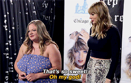 lovestory:Taylor surprising fans at the ATT Chicago Event