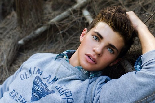 Hyptotic Eyes And Lips