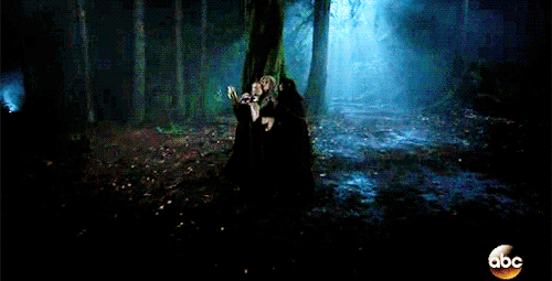 rumple-belle:Rumple protecting his gay daughters