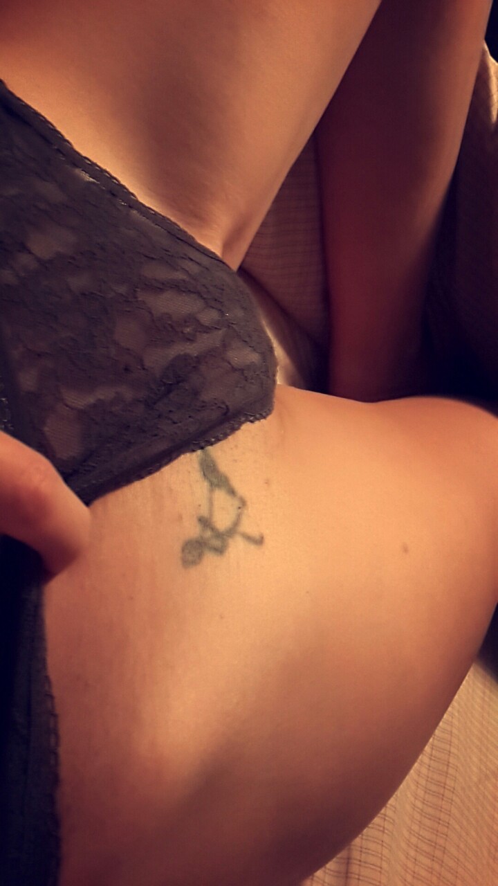 fun-4-us:  Its Friday!!!! Who wants to be my “Fuck a Friend Friday ” partner!!!