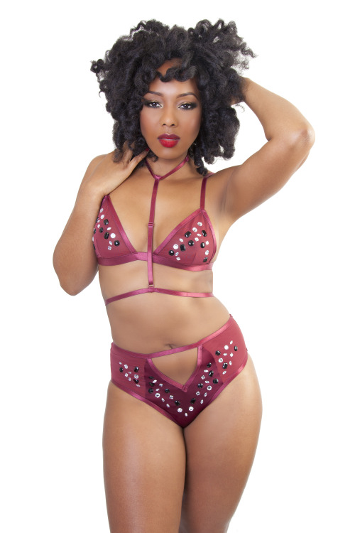 peekandbeau:Betsy is also available in a festive Wine Red &lt;3 ♥