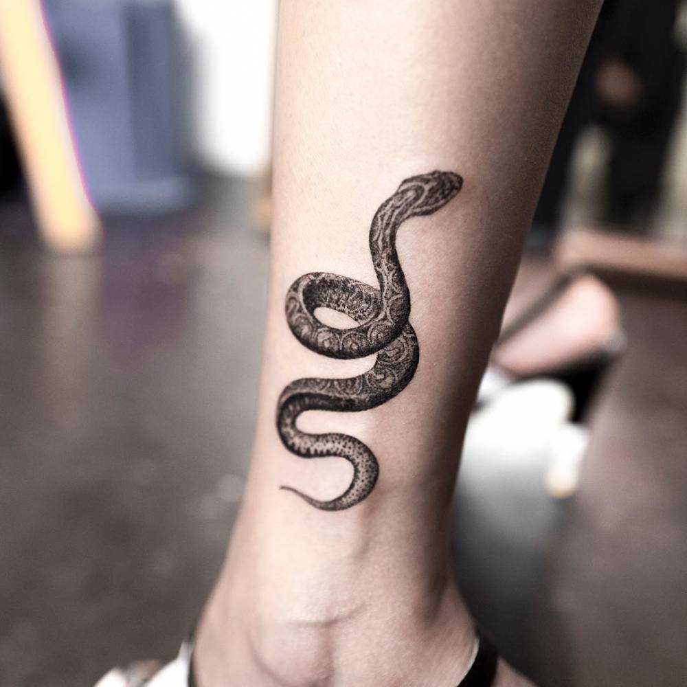 Snake tattoo on leg : r/tattoo