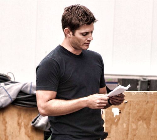 lipglosskaz:  On set pic spam 23/40   *can’t look away* 