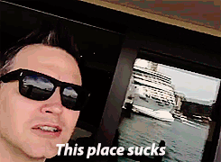 tomdelongue:  This place sucks 