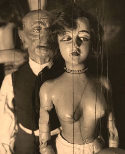 marcedith:  ….André Kertész. Marionnettes….
