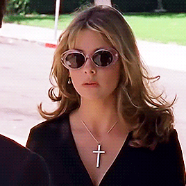 BUFFY SUMMERS IN BUFFY THE VAMPIRE SLAYER | SO1E02 The Harvest