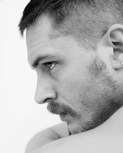 dccusource:  Tom Hardy photographed by Jody Kingzett 