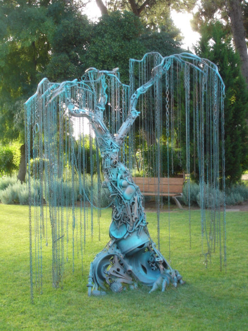 XXX steampunktendencies:  Metal tree  photo