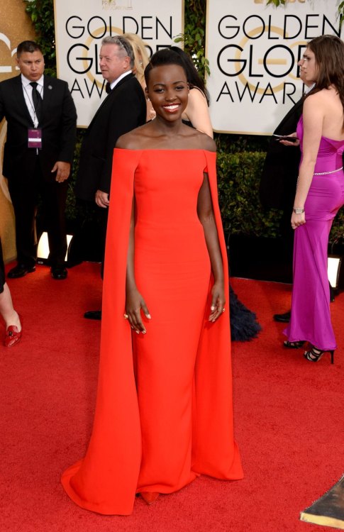 LOOKIT THIS WOMAN SHE IS FLAWLESS 