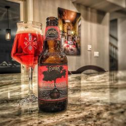 foodpornit:#Frootwood is a #Cherry 🍒 #Beer brewed by @FoundersBrewing Company in Grand Rapids, #Michigan. 90 out of 100 on @beeradvocate. . . . Crisp, tart and light-bodied, this cherry ale aged in oak barrels that have previously stored both bourbon