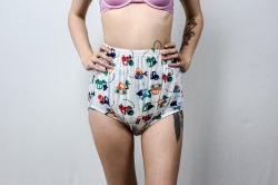 goodbabyslave:  binkieprincess:  Diaper covers from @onesiesdownunder!   These are the cutest! I need one!!!