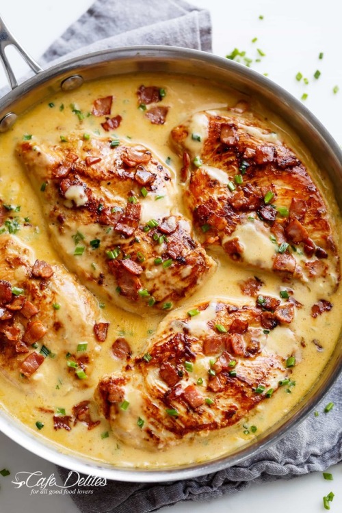foodffs:Creamy Beer Cheese Chicken With Crispy BaconFollow for recipesGet your FoodFfs stuff here