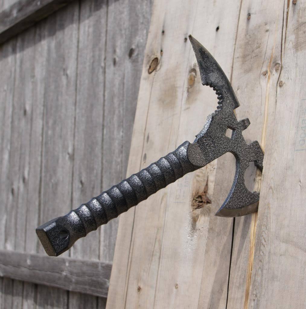 gunrunnerhell:  DS Arms - Z Hawk Touted as a multi-tool / weapon, the Z Hawk has