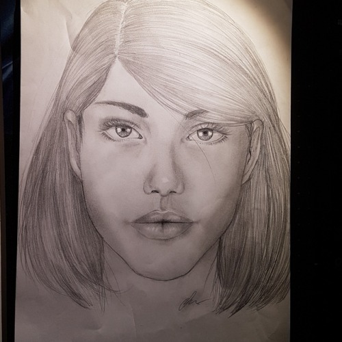 Practising Realism and I made Petra! Do you want me to sketch someone else? Please leave a request 