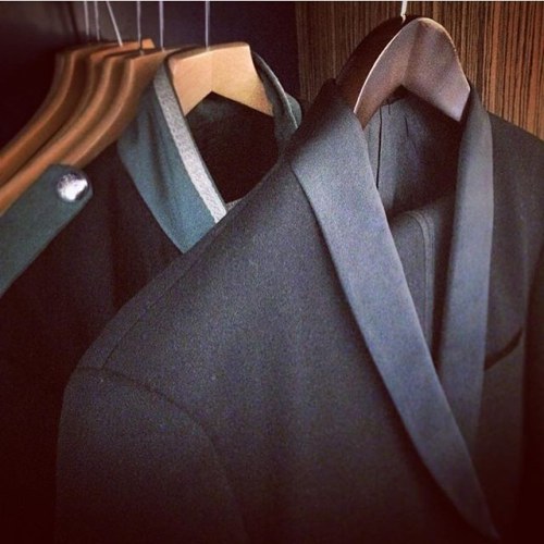 Time to swap the military coat for the authentic vintage 1960s dinner jacket by @stewartchristie_co,