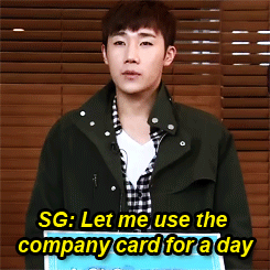 justletitglow:  Only Sunggyu would dare be like this  ∞ 