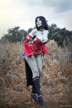 hotcosplaychicks:  Lineage 2 - dark Elf by arienai-ten   Follow us on Twitter - http://twitter.com/hotcosplaychick 