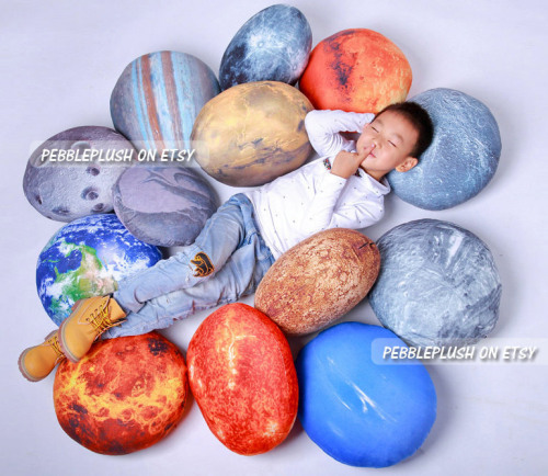 These Planet Pillows Are Made To Look Like The Planets Of Our Solar System Along With The Sun And The