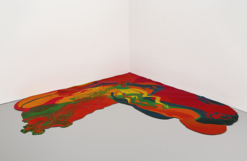 10oclockdot:Notable examples of artworks installed in corners, 10 images.Featuring:Lynda Benglis, Co