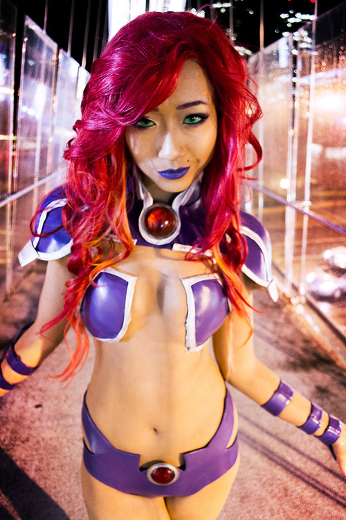 beautifulcosplayers:  Starfire by thestarktorialist Check out http://beautifulcosplayers.tumblr.com