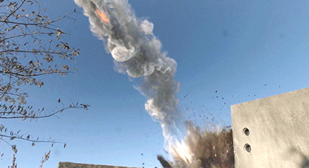 mymycorrhizae:Lorna destroying the plane.